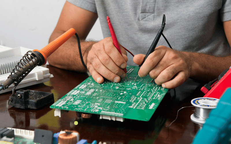 repairing computer with computer repair kit
